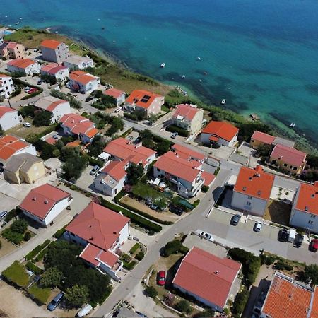 Apartments Anastazija Pag Town Bagian luar foto