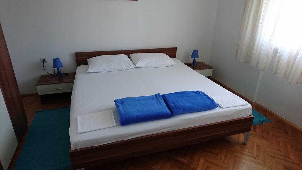 Apartments Anastazija Pag Town Bagian luar foto