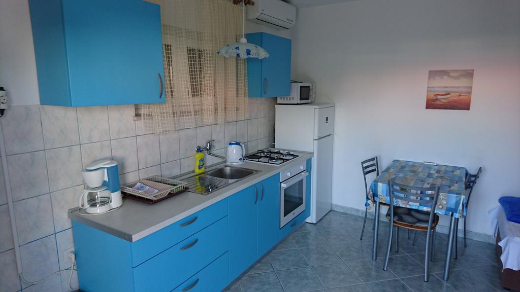 Apartments Anastazija Pag Town Bagian luar foto