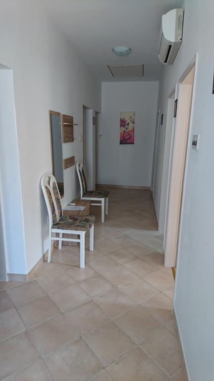 Apartments Anastazija Pag Town Bagian luar foto