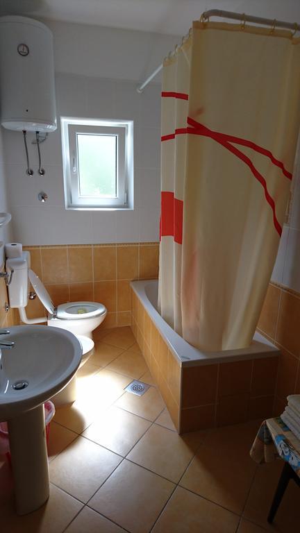 Apartments Anastazija Pag Town Bagian luar foto