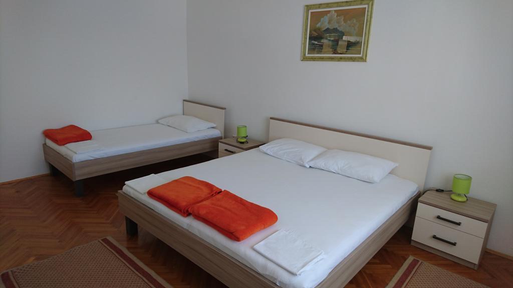 Apartments Anastazija Pag Town Bagian luar foto