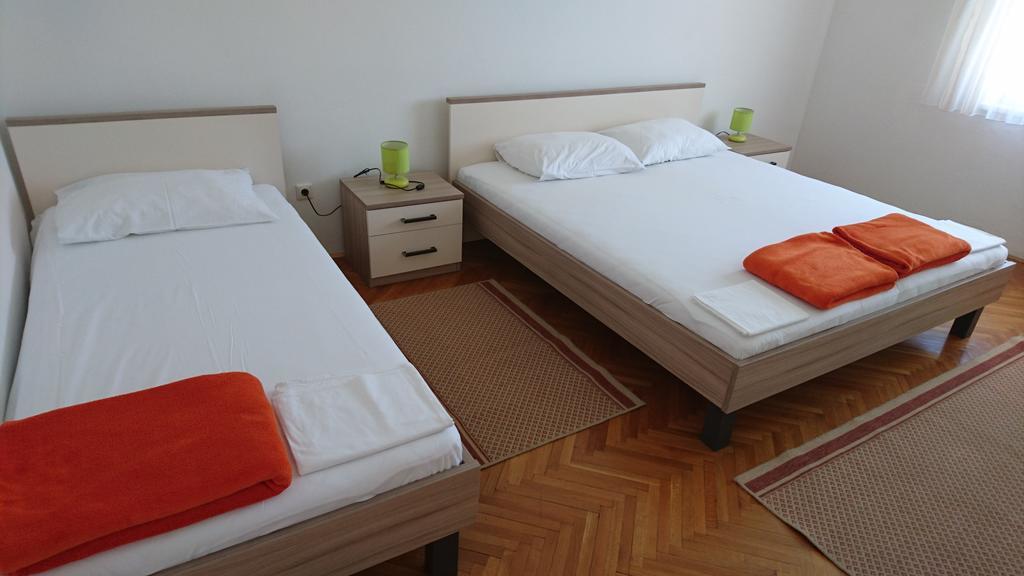 Apartments Anastazija Pag Town Bagian luar foto