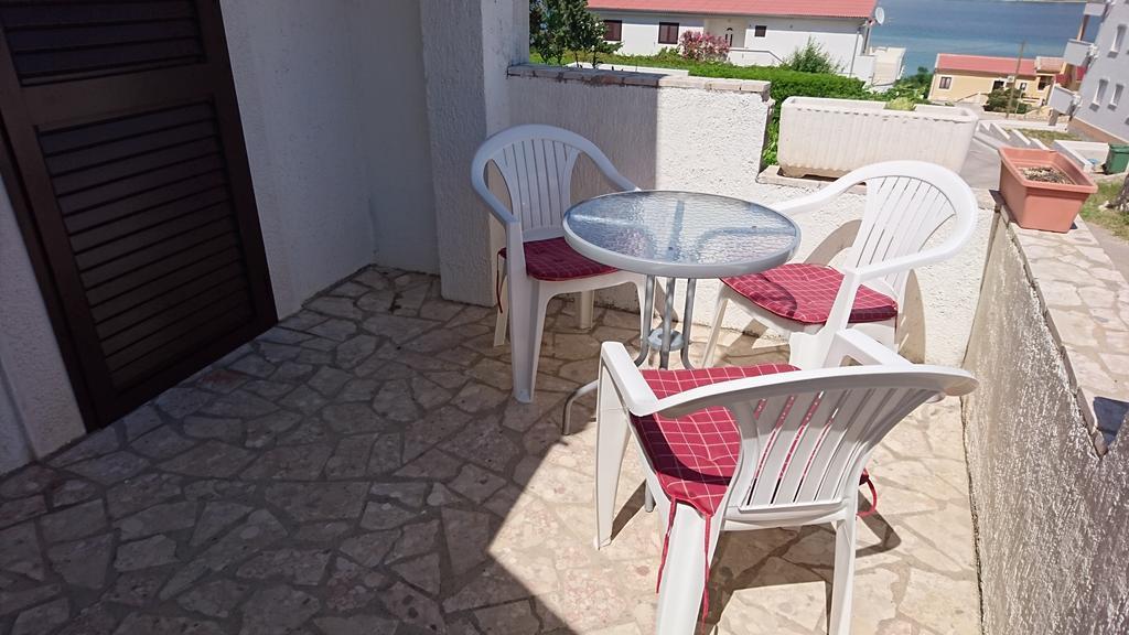Apartments Anastazija Pag Town Bagian luar foto