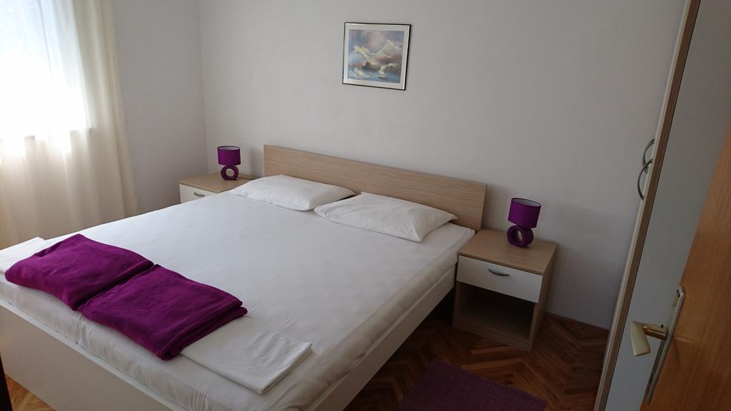 Apartments Anastazija Pag Town Bagian luar foto