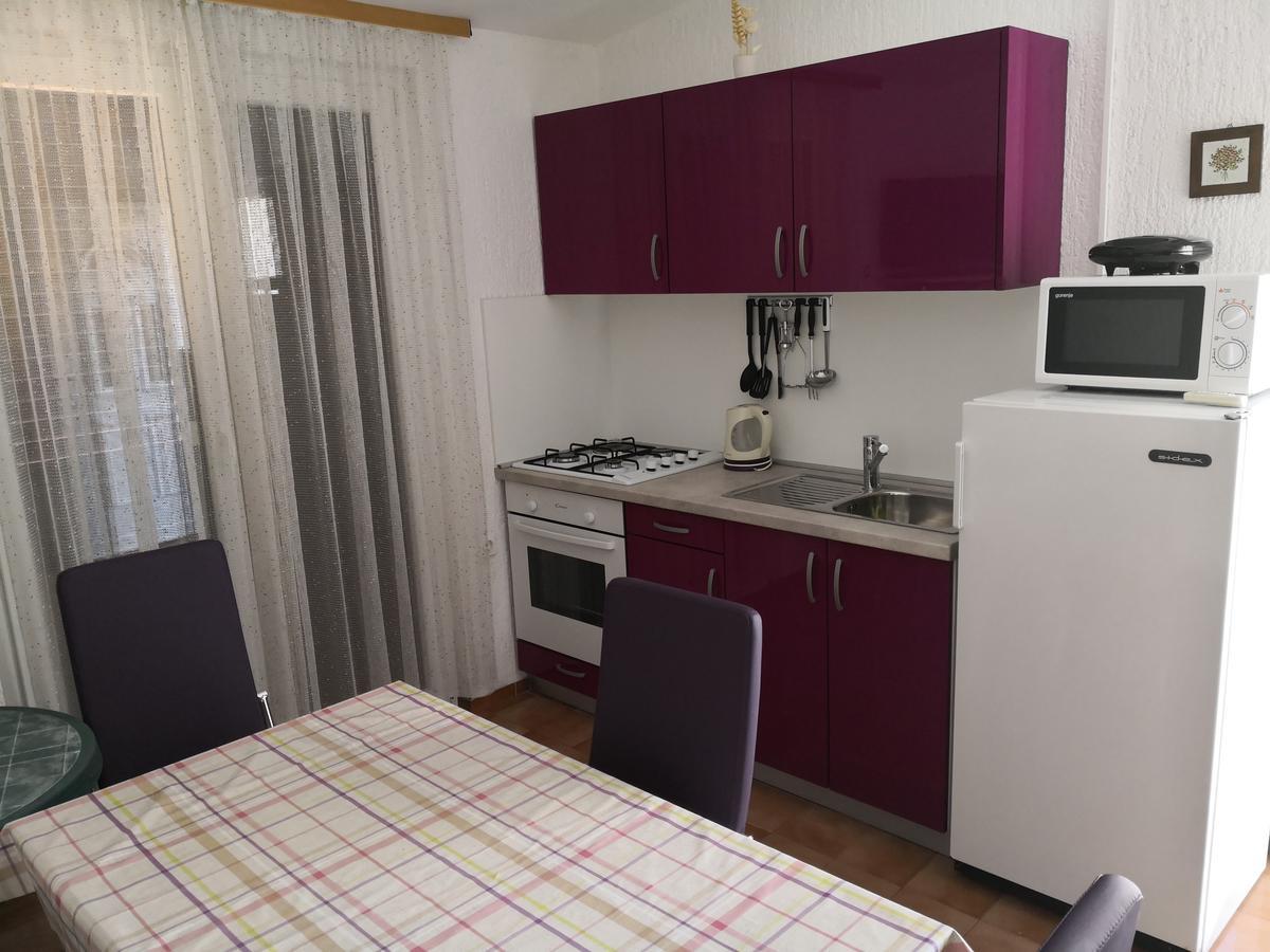 Apartments Anastazija Pag Town Bagian luar foto