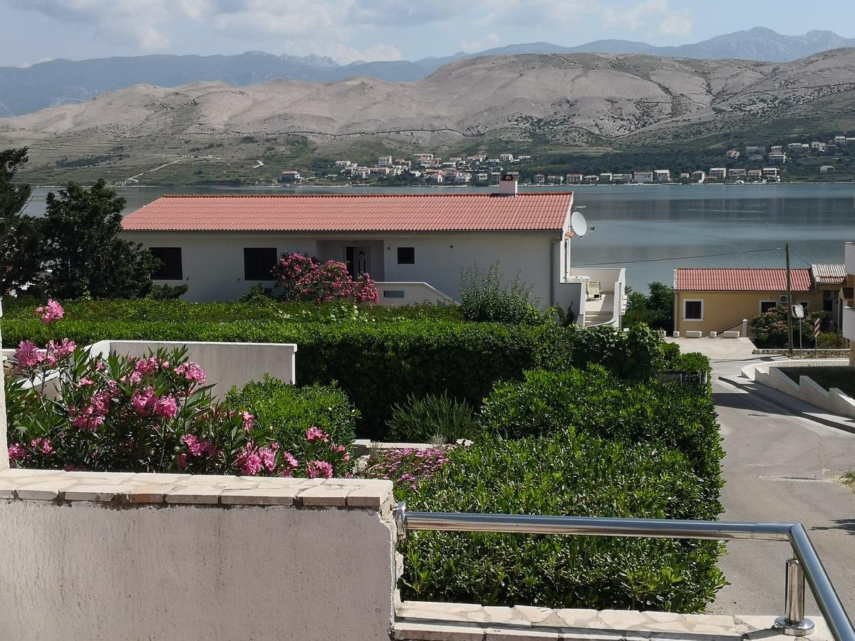 Apartments Anastazija Pag Town Bagian luar foto